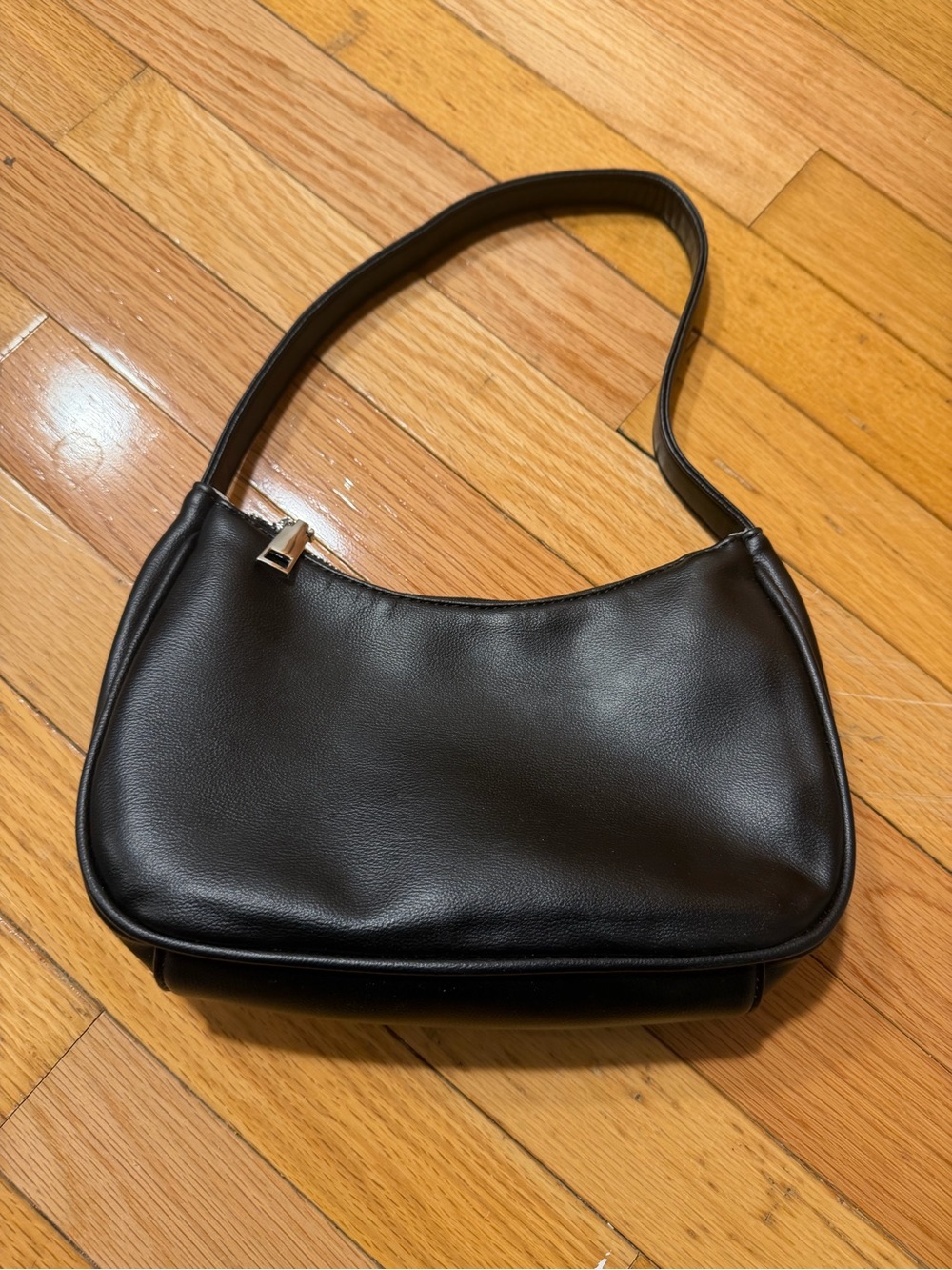 Black leather hand/shoulder bag
